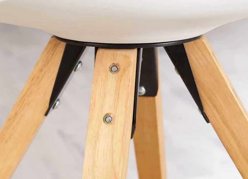 Mesa de jantar c/ Cadeiras pele sintética branco/natural