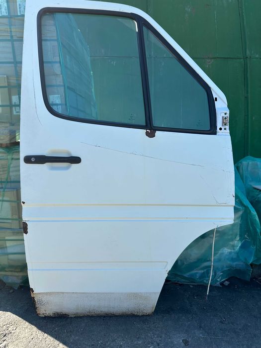 Продам комплектні пасажирські двері Mercedes Sprinter (W906) - праві