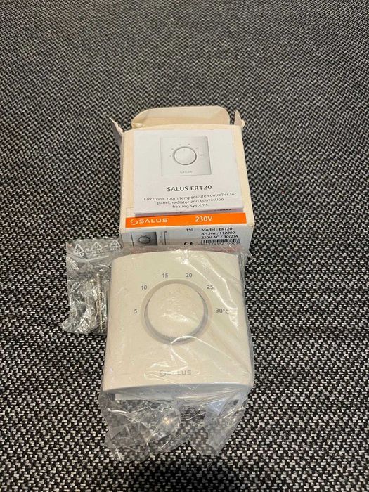 Regulator pokojowy SALUS ERT20  230 V/24 V