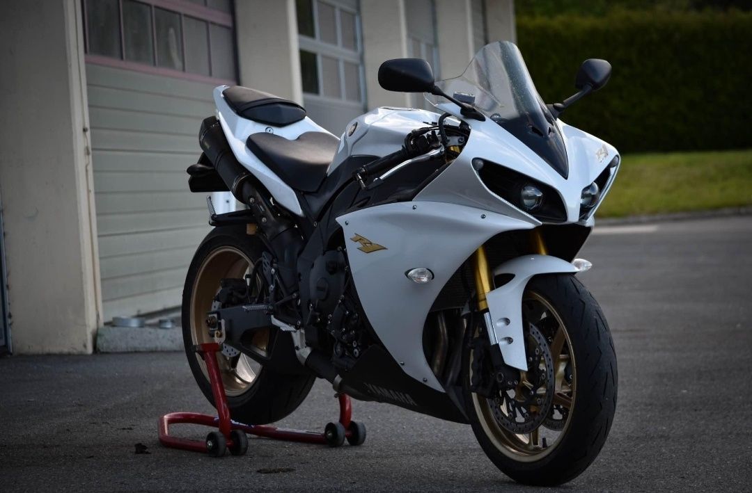 Yamaha R1 Rn 22 TCS super stan