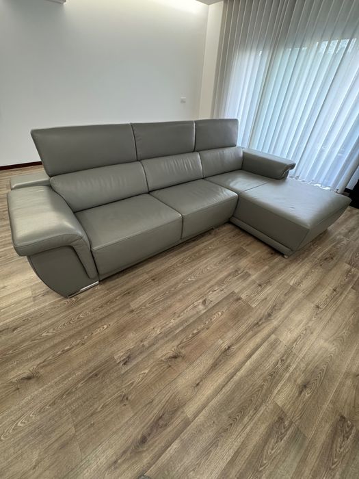 Sofá em couro (pouco uso)