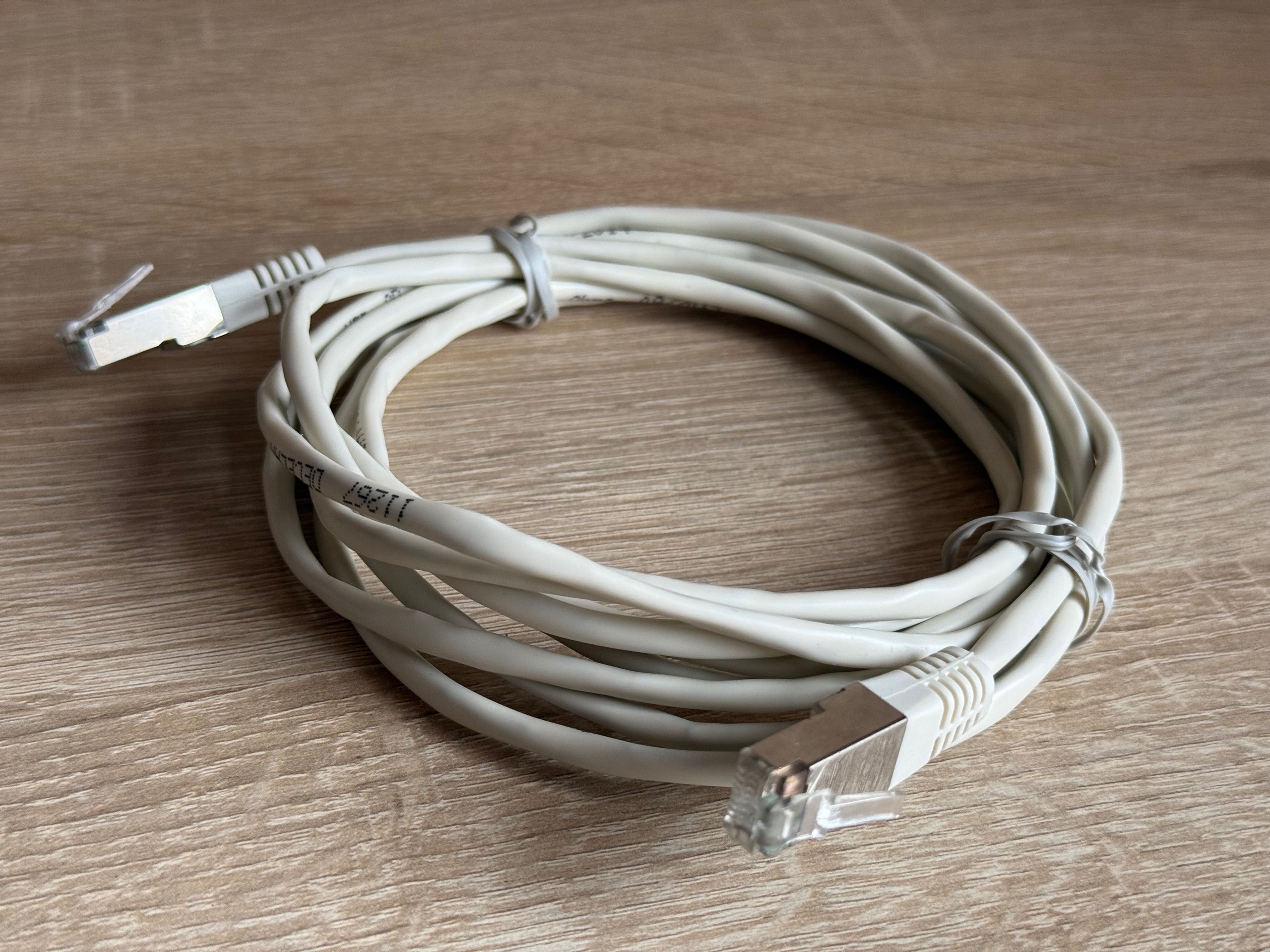 Biały kabel sieciowy LAN RJ-45 - RJ-45 Ethernet 3 metry