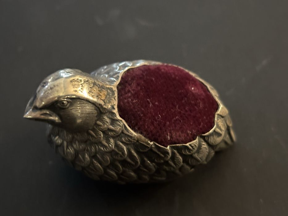 Alfineteiro codorniz em prata portuguesa