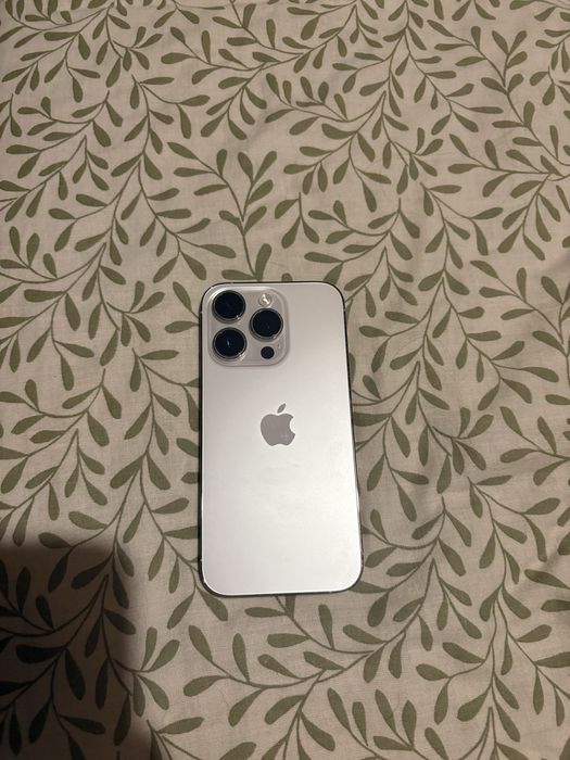 Iphone 14 pro, praticamente novo