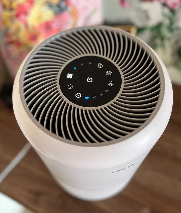 Очисник повітря Levoit Air Purifier Core 300 у гарному стані