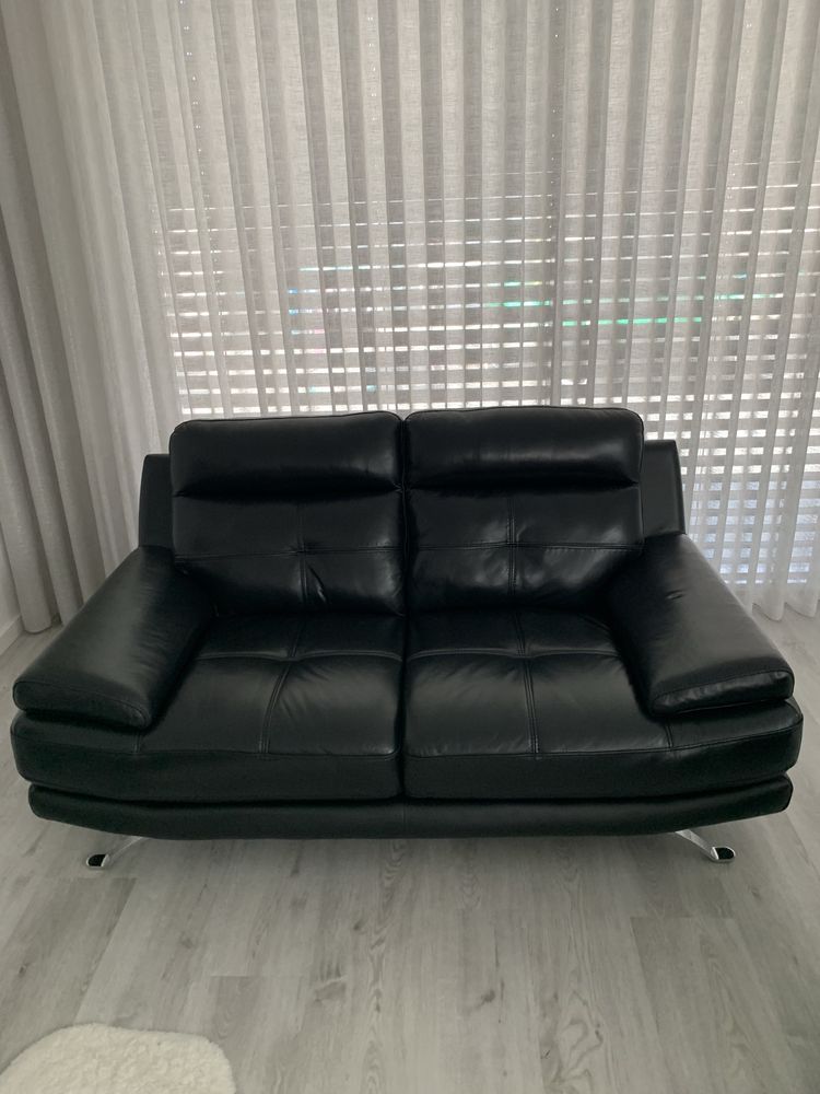 Sofas couro novos