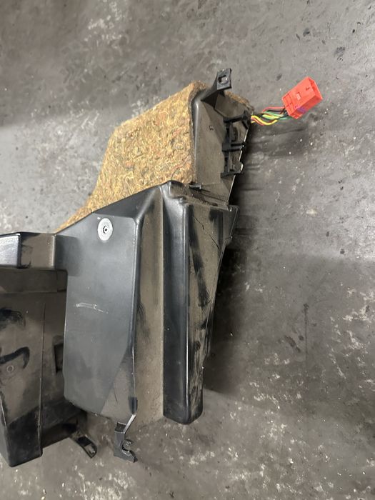 Wzmacniacz plus subwoofer audi a4 b5