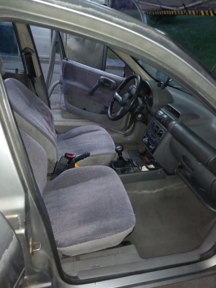 Opel corsa 1.2 Gasolina 1993