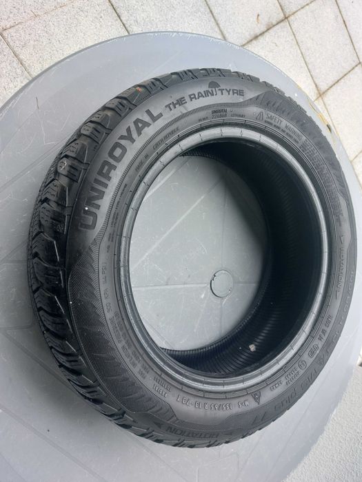 opony zimowe UNIROYAL 155/65 r13 stan bardzo dobry