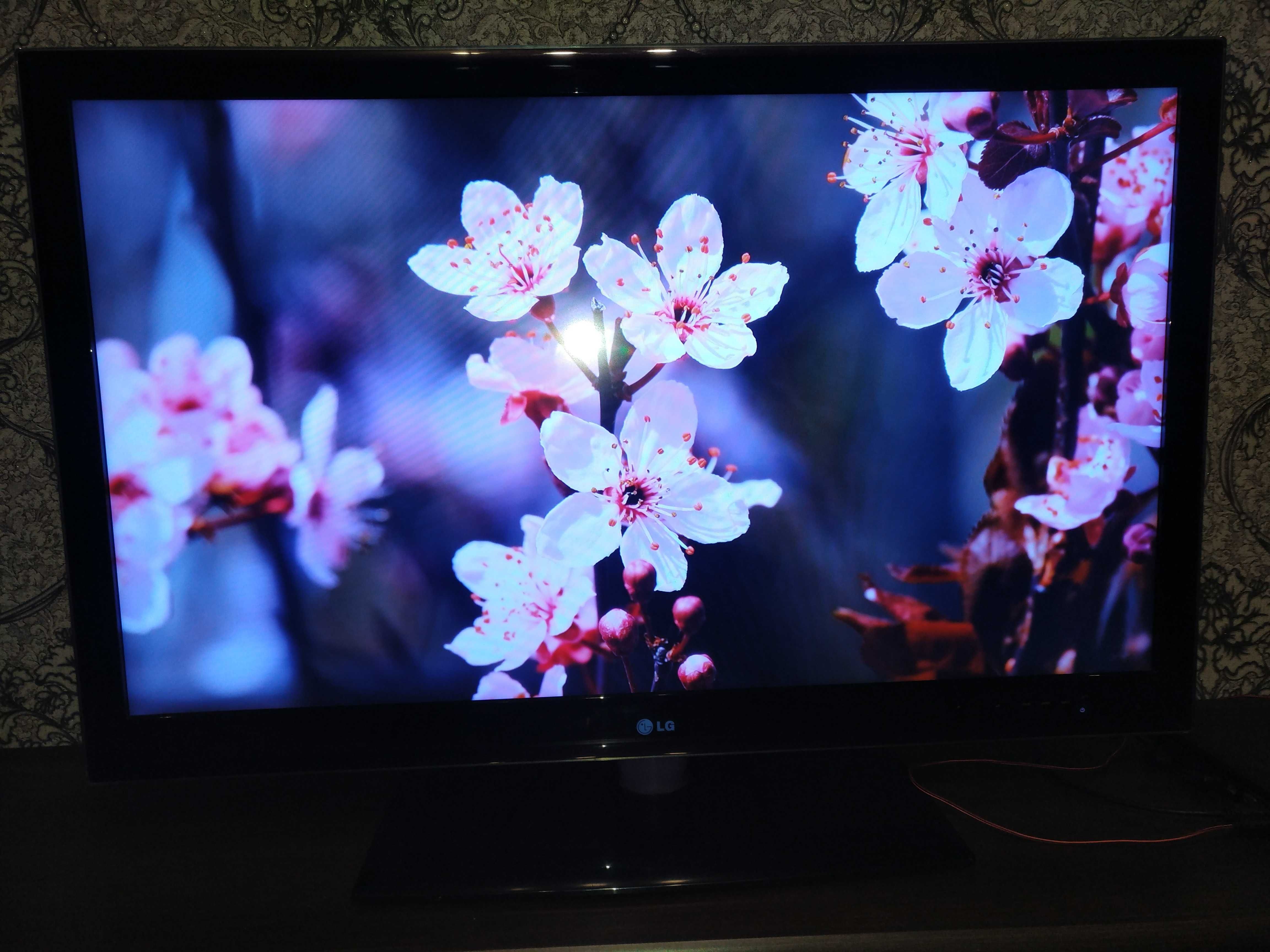 Телевизор 42" LG б/у , 1920x1080  LED Plus  (Модель: 42LE5500)