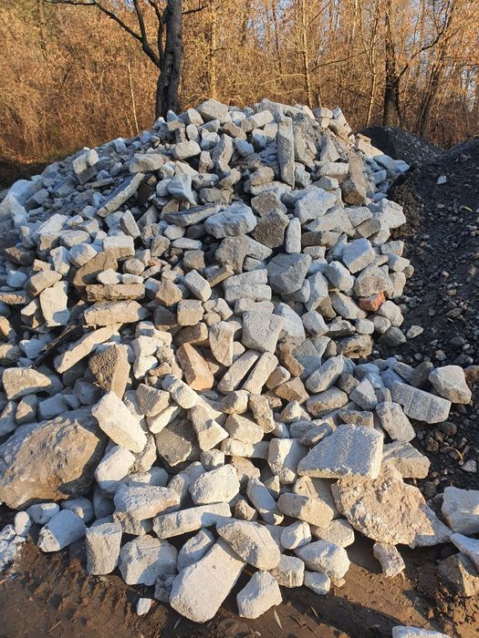 Продам строймусор, щебень с асфальтом, подсыпка для дороги