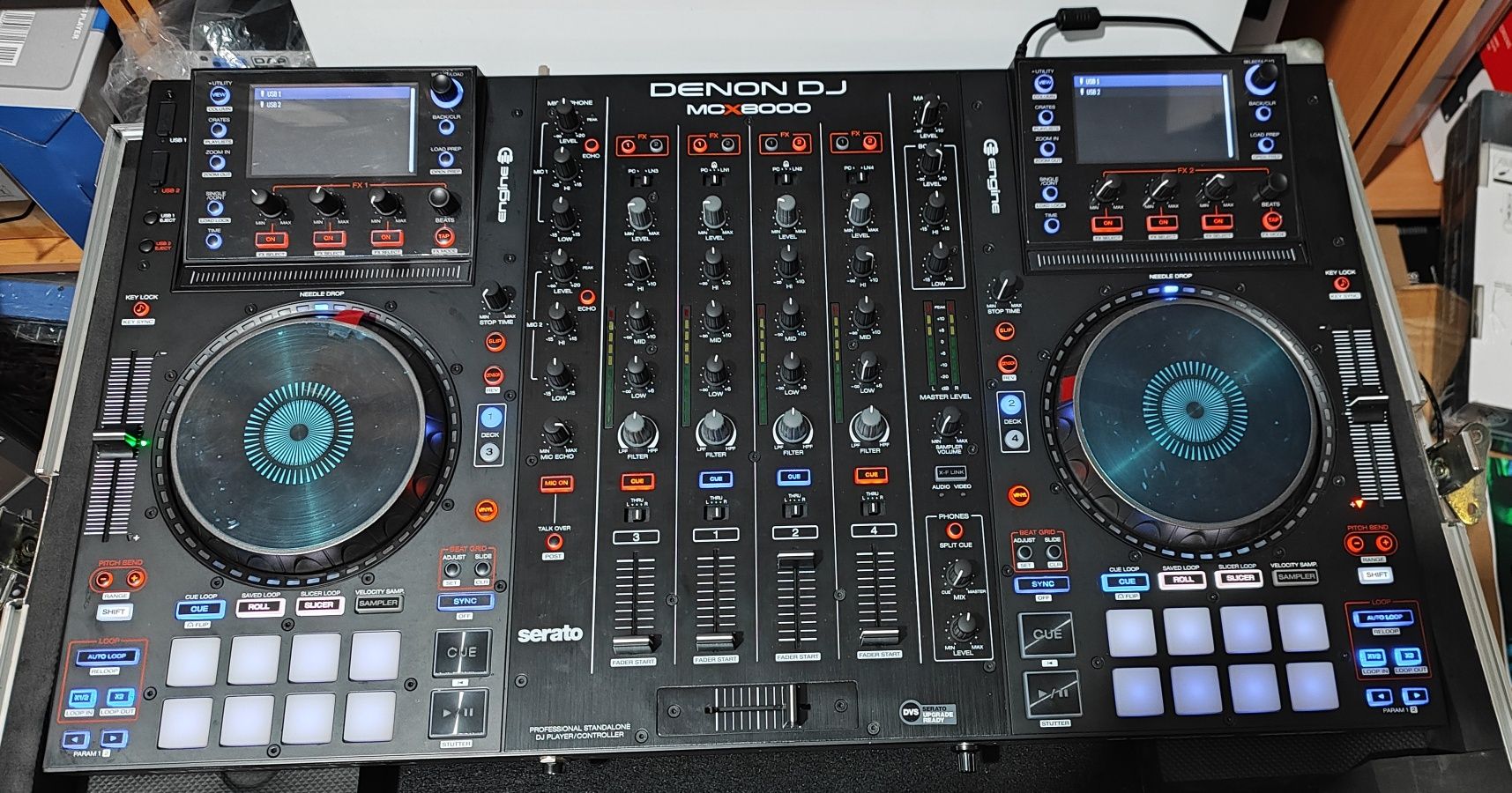 Denon MCX8000 com case novo