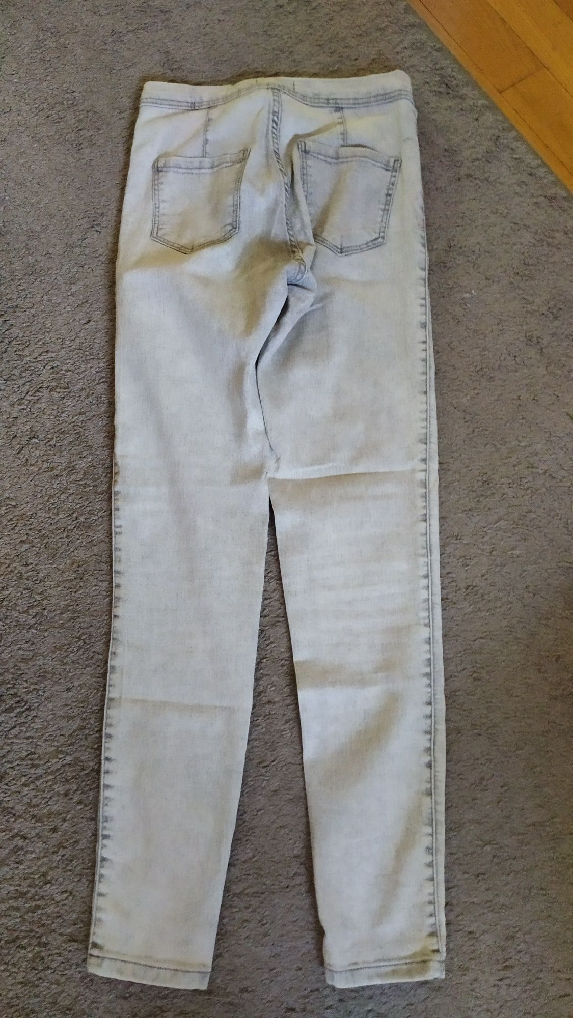 Spodnie Bershka jeansy jasne, biało-szare, 134cm