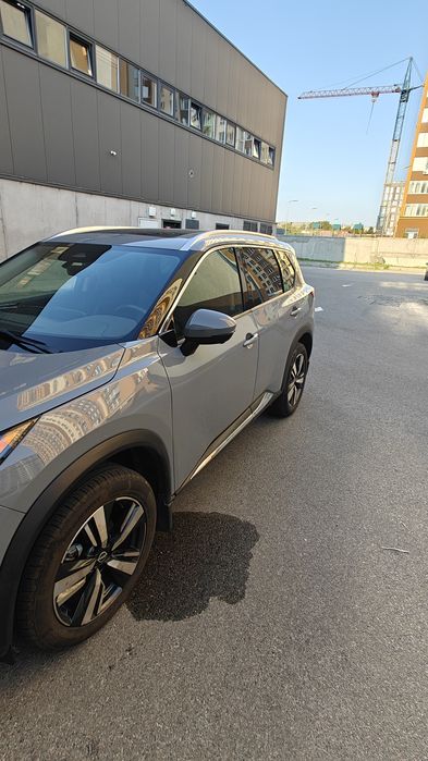 Машина Nissan Rogue 2022