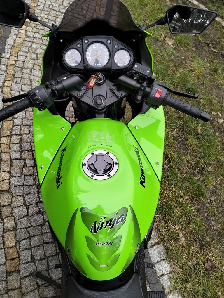 Kawasaki ninja 250 ex special edition