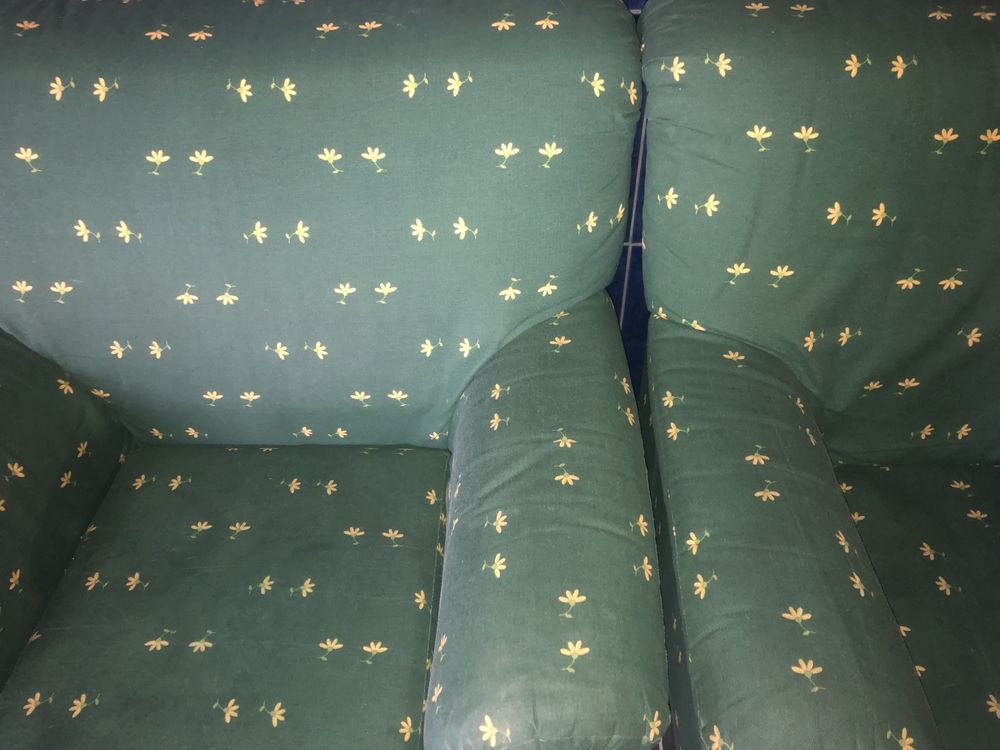 Dois sofas individuais