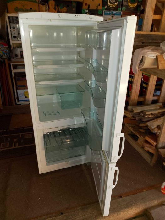 Lodówka Amica wys.145 cm sprawna