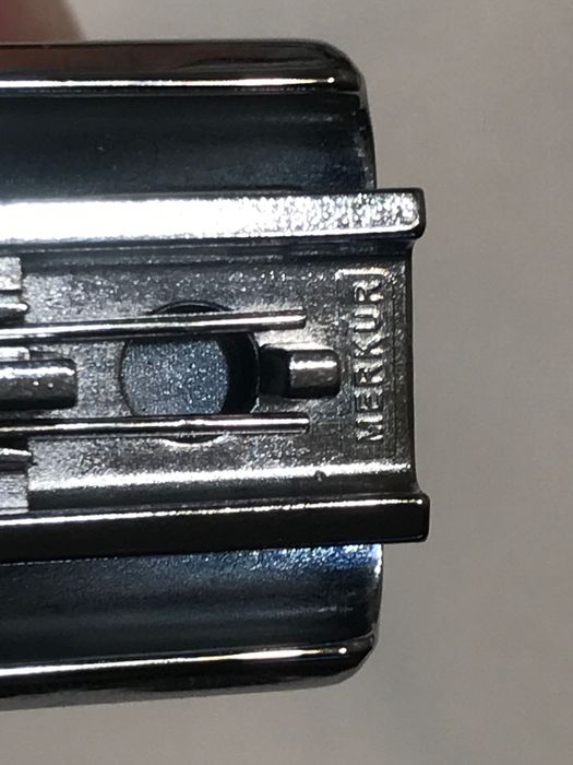 Станок для бритья Т-образный Merkur Futur, хром