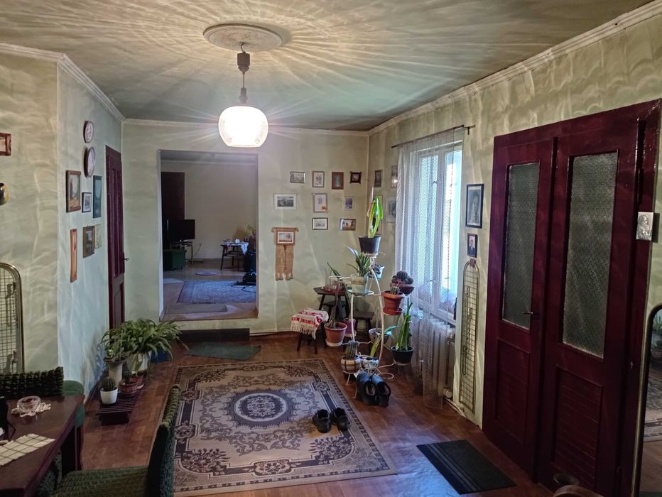 2 поверховий цегляний будинок 1990х с. Великі Береги 10 км до Берегова