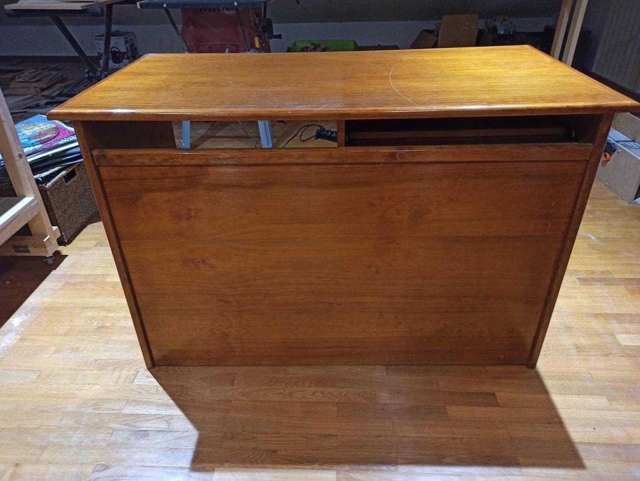 Secretária em pinho mel