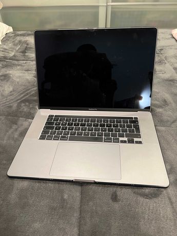 MacBook Pro 16” (2019) - i7 / 16 GB RAM / 512 SSD
