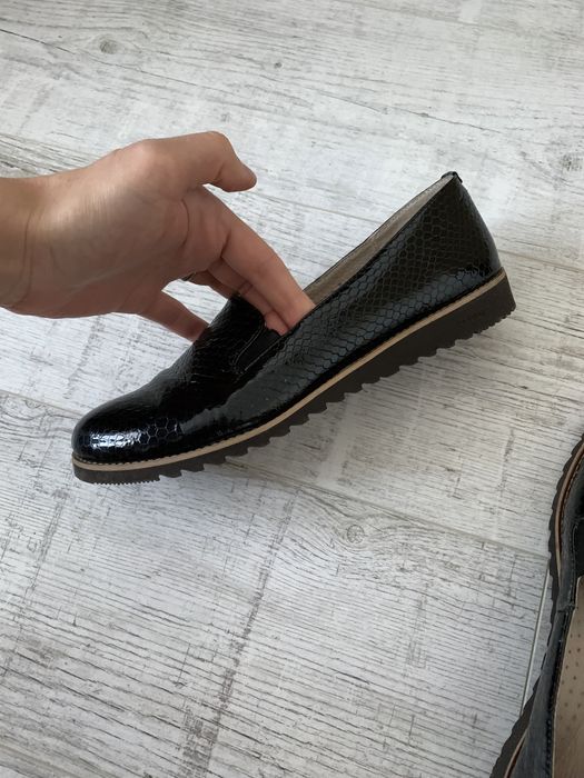 Жіноче шкіряне взуття