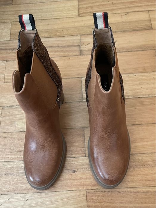 Bota Cano Curto marrom