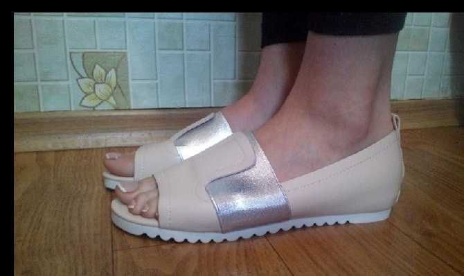 Туфлі на резинці