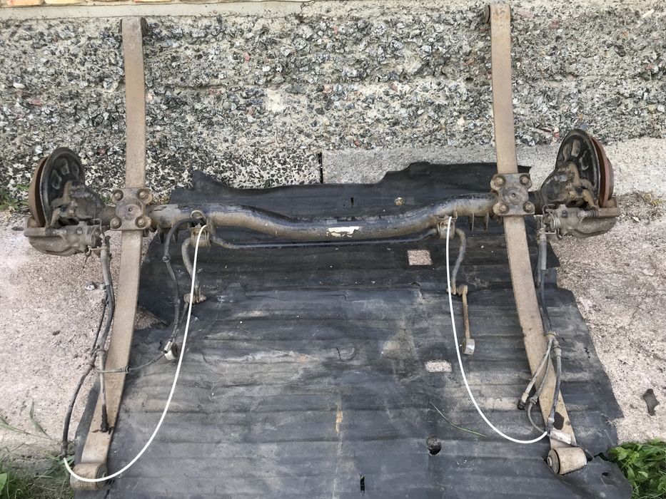 Балка задня VW Caddy  .