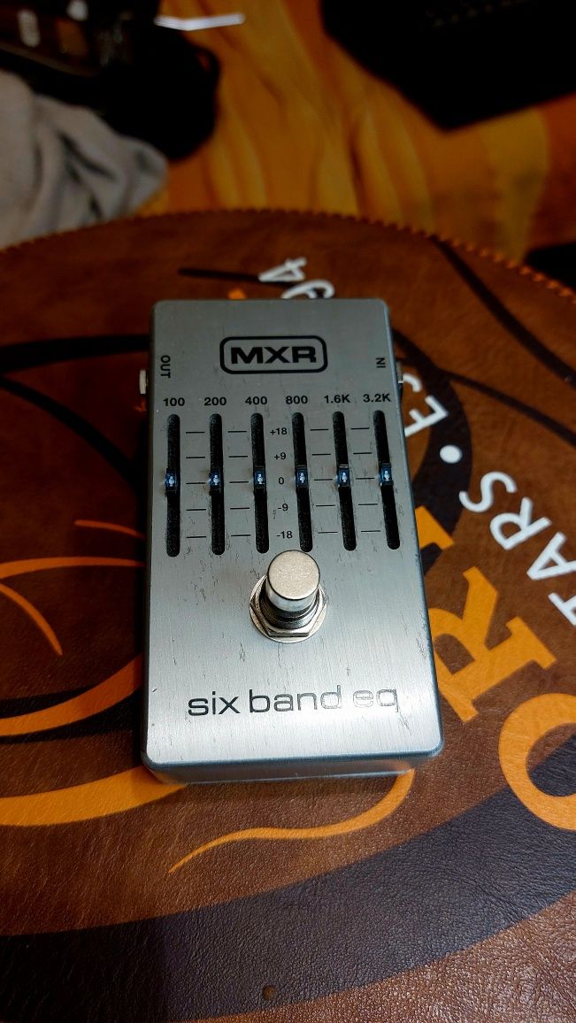 Pedais de guitarra e pedalboard (Beetronics, MXR, HB, TrueTone, TC)