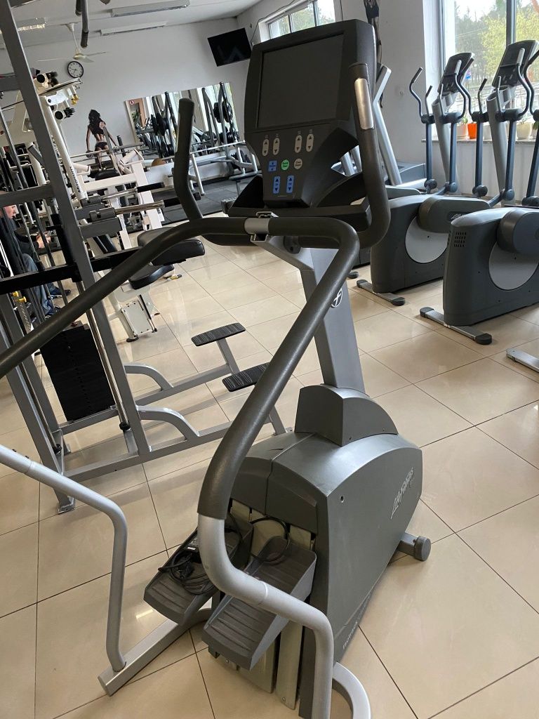 Stepper Life Fitness 95SE z ekranem dotykowym