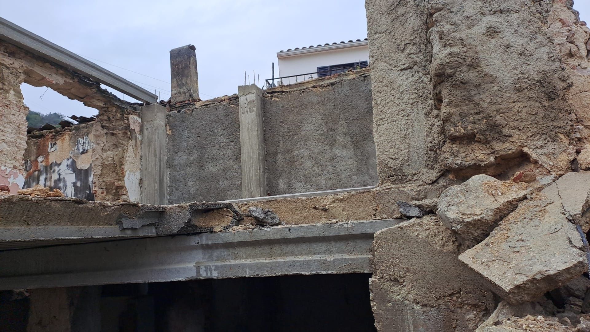 2 moradias para remodelacao total em Santarém