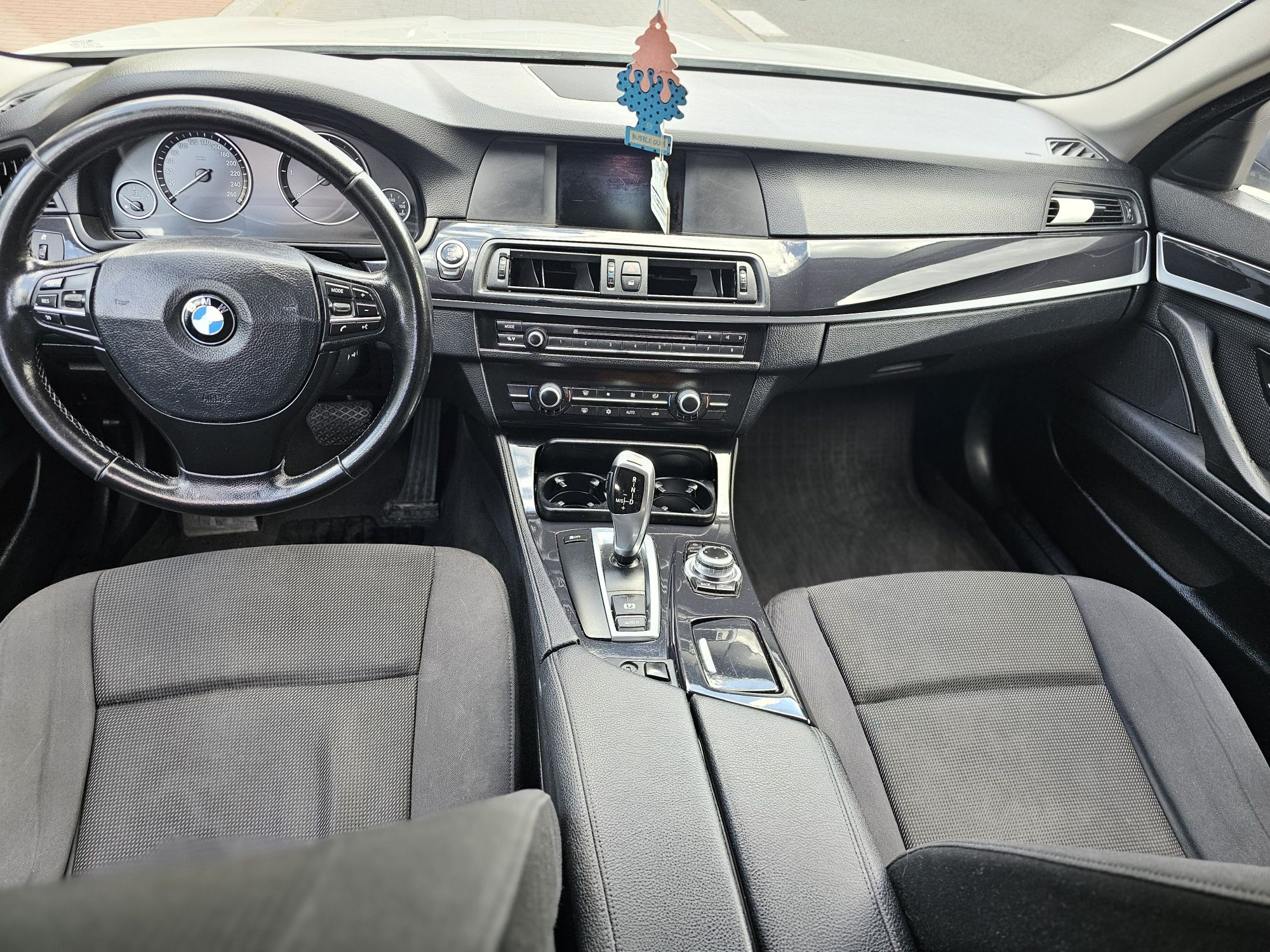 BMW F11 seria 525 3.0d 2011 automat hak elektryczny