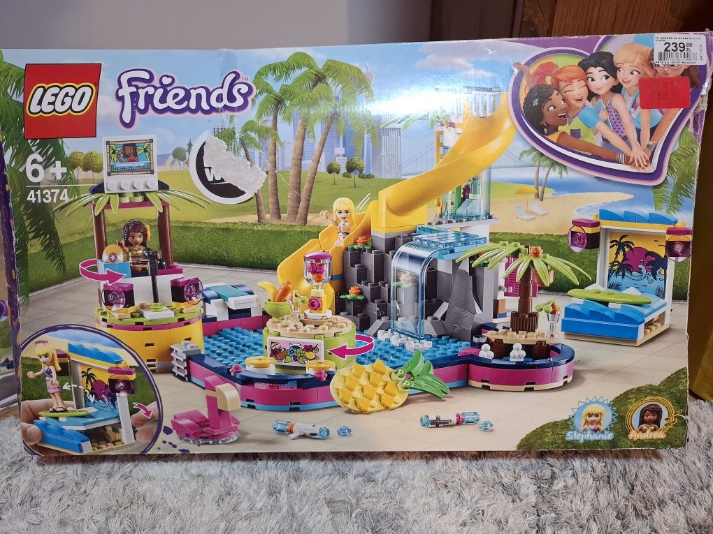 LEGO Friends 41374 Impreza Andrei na basenie