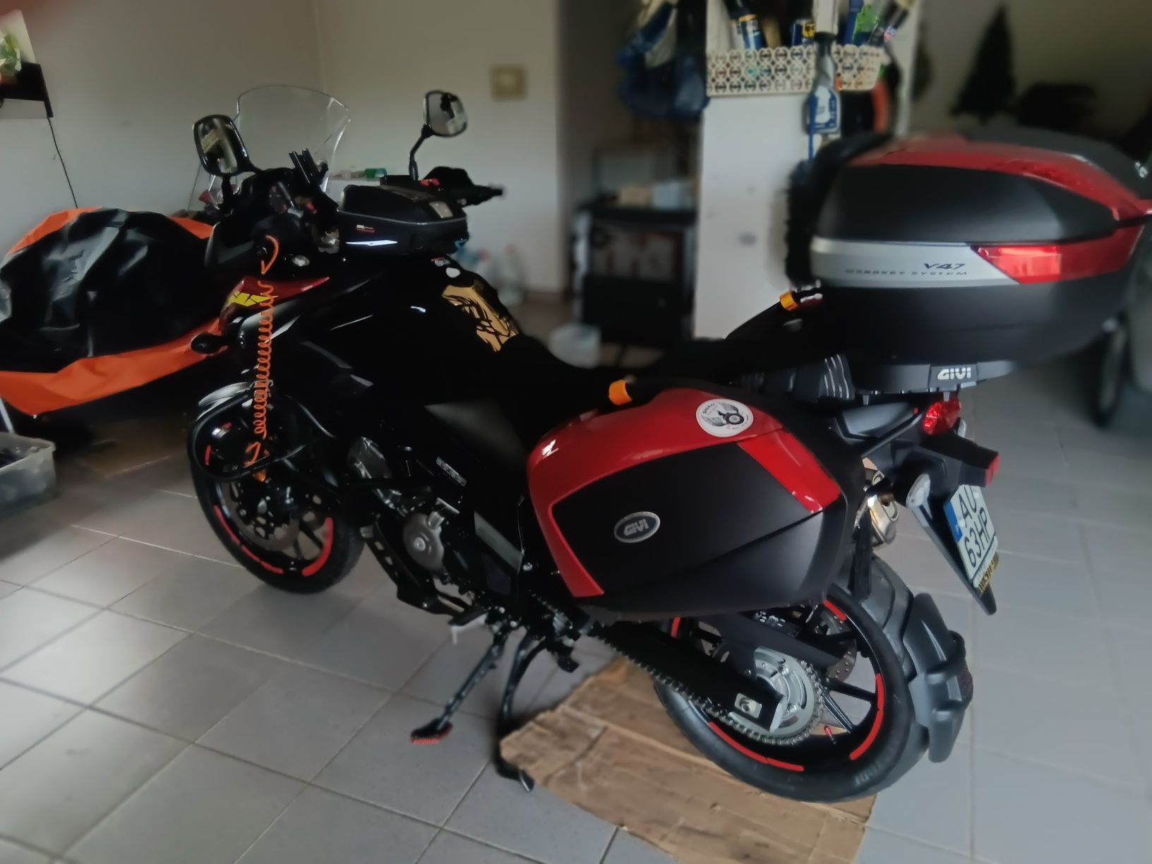 Impecavel como nova esta bela suzuki