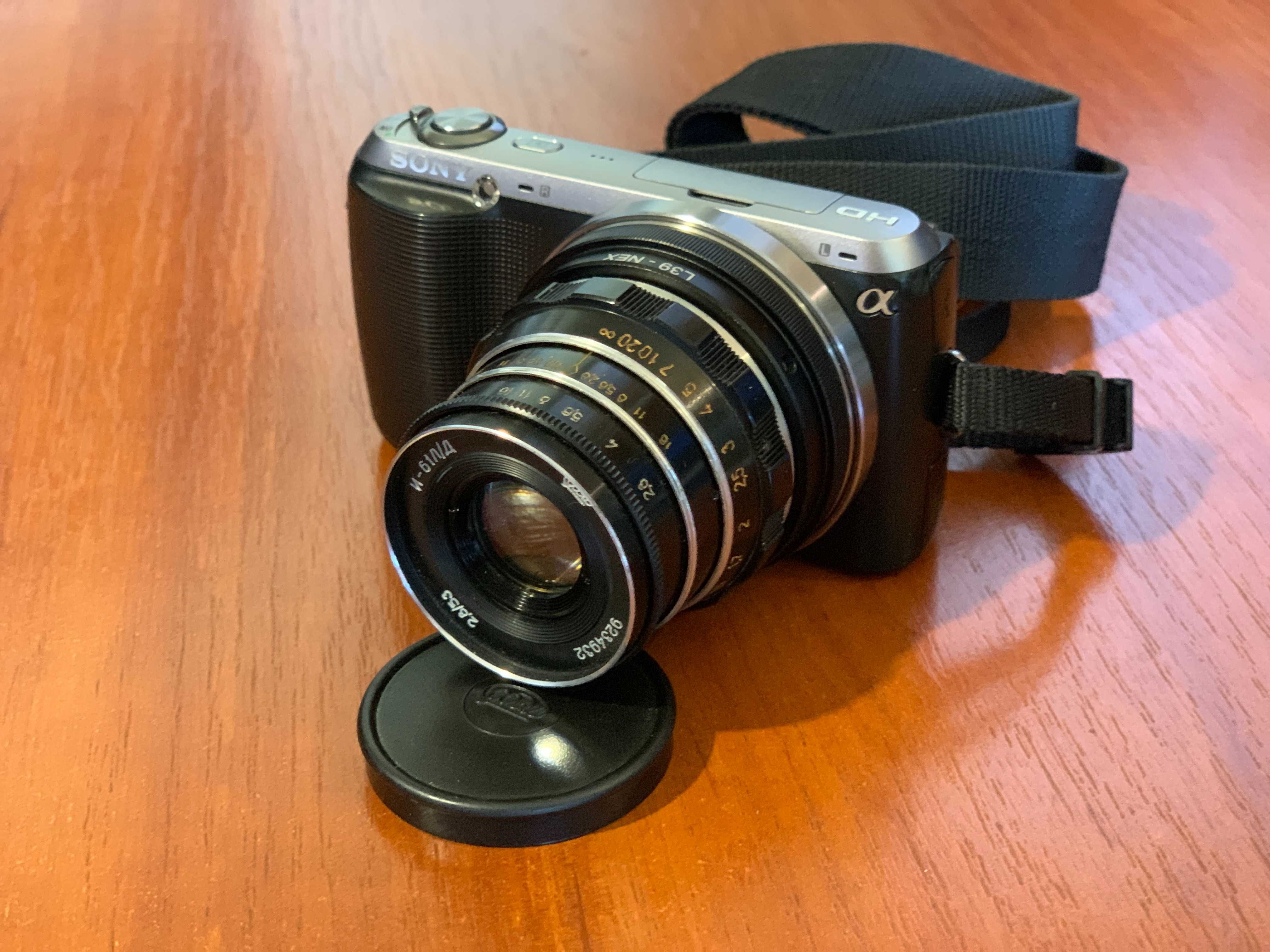 Компактная камера Sony NEX C3, 16Мп, 53мм F2.8 + вспышка и сумка