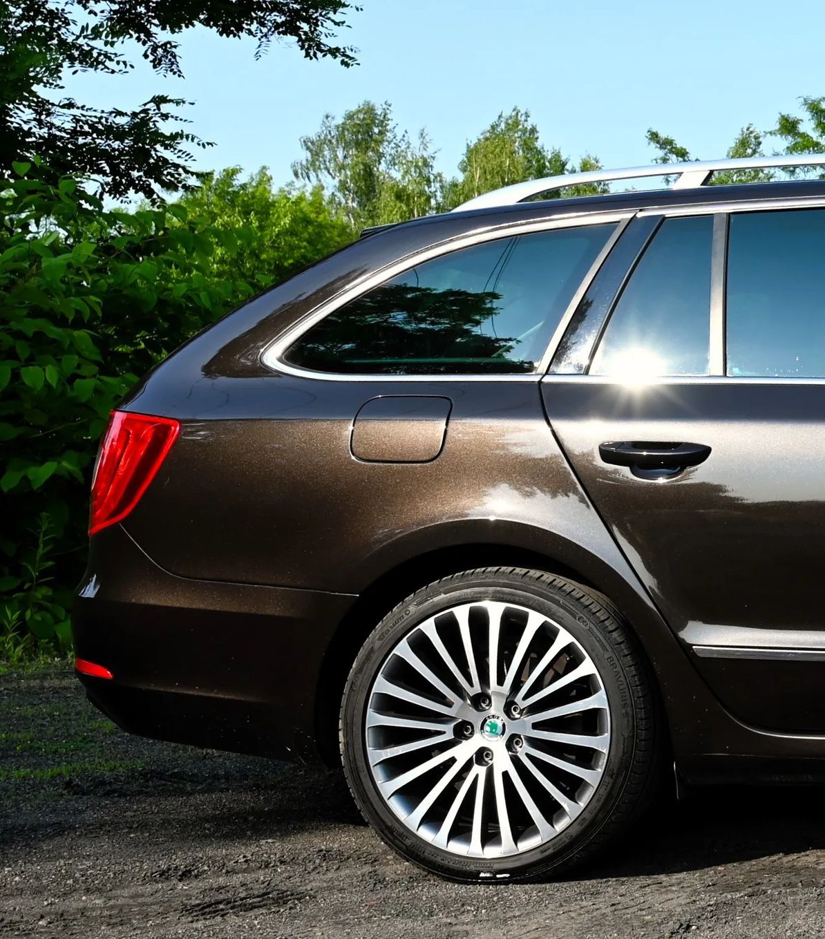 Skoda Superb Laurin & klement Brązowa Skóra Automat 2 kpl kół