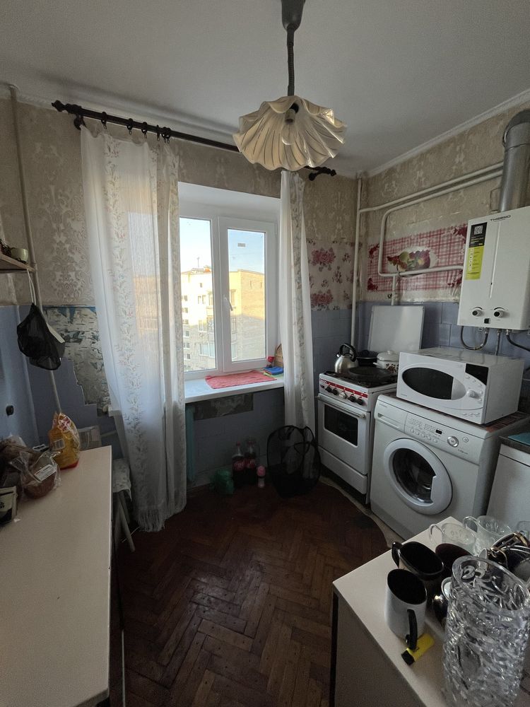 Продам 3-кімнатну квартиру в центрі міста!