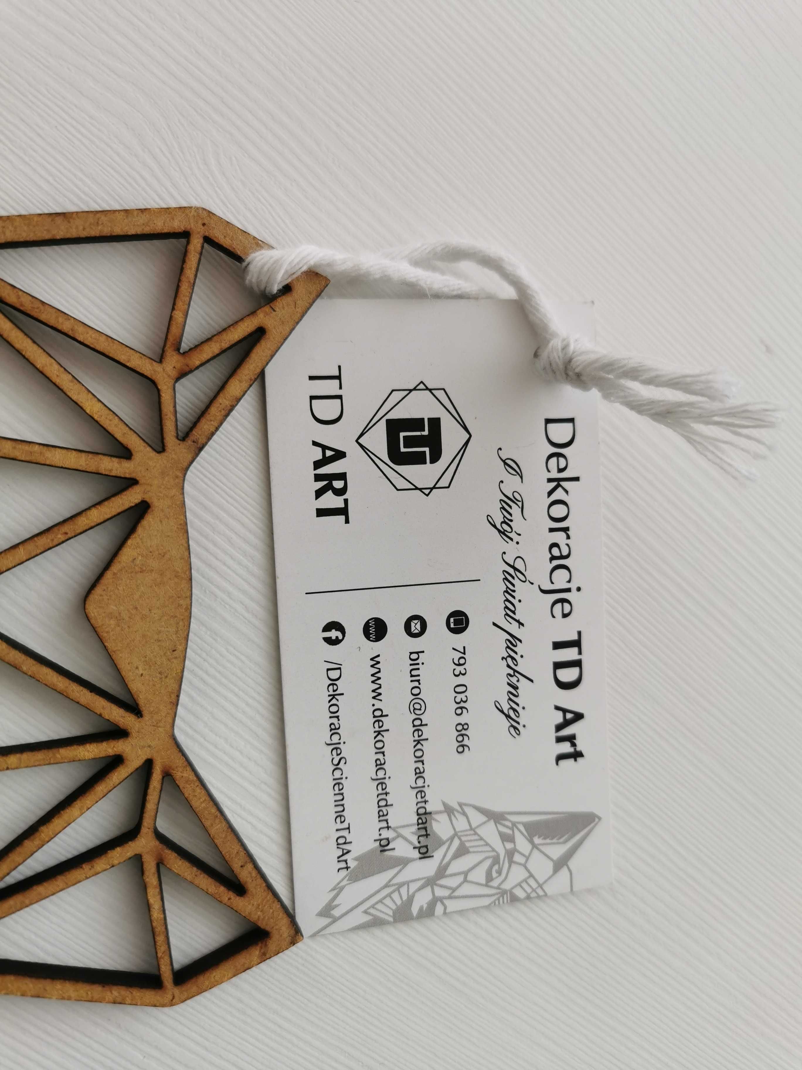 wilk geometryczny ozdobna zawieszka