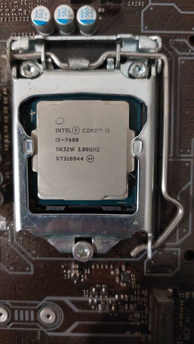 MSI B250M PRO-VH + i5-7400 + 16GB (2x8) RAM