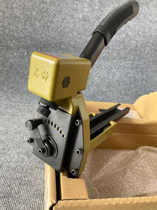 Zszywacz do kartonu ręczny hb3515