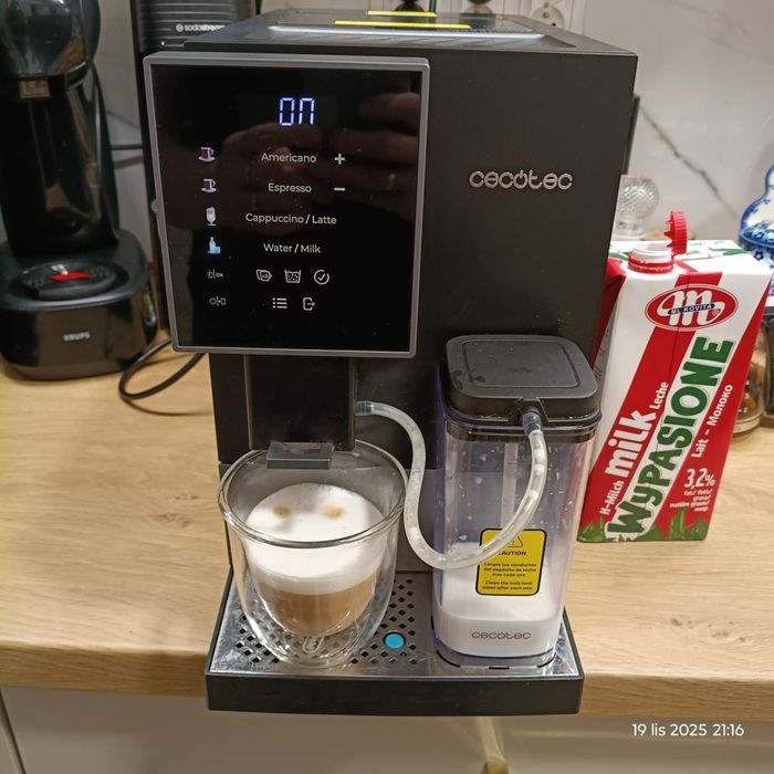 Ekspres do kawy Cecotec compactcino