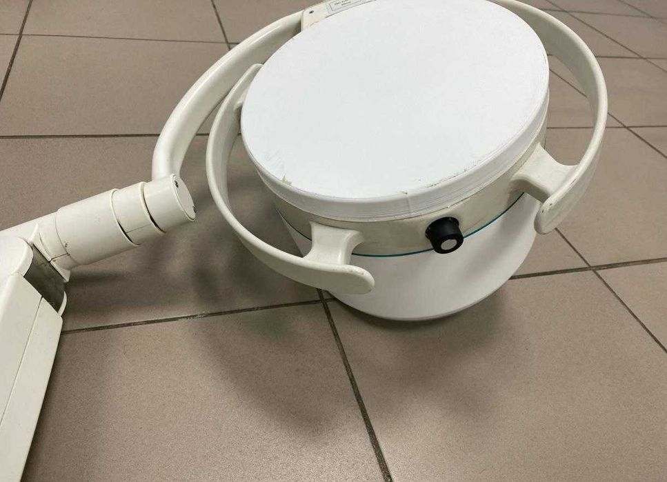 Операційна лампа галогенова Dr. Mach 130F