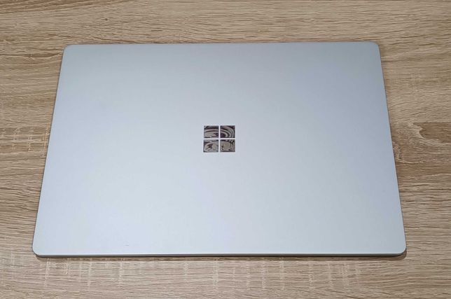 Microsoft Surface Laptop 2 i7-8650U 512Gb SSD 16GB RAM