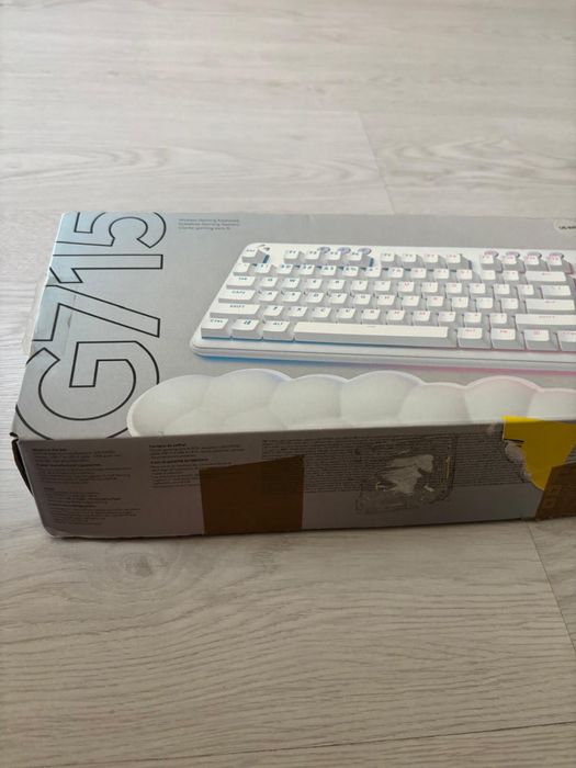 Logitech G715 RGB Wireless Mechanical, teclado mecânico TKL