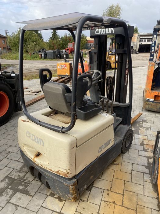 Wózek widłowy elektryczny Crown SC3016 Triplex Wolny skok 1999r.