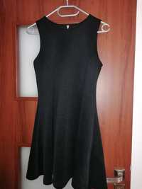 Sukienka czarna.