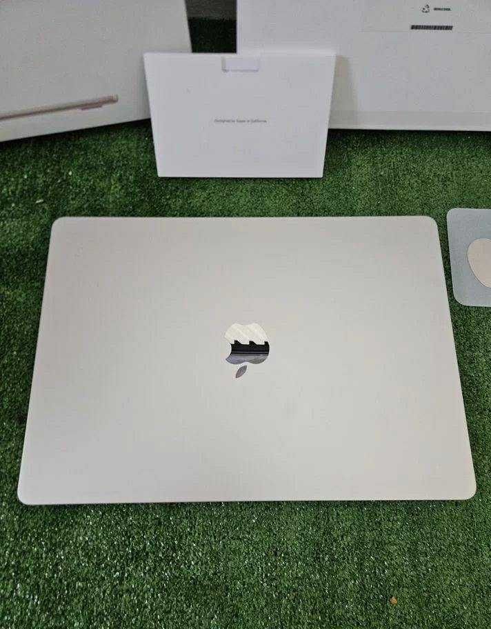 Macbook air 15 m2 8 256