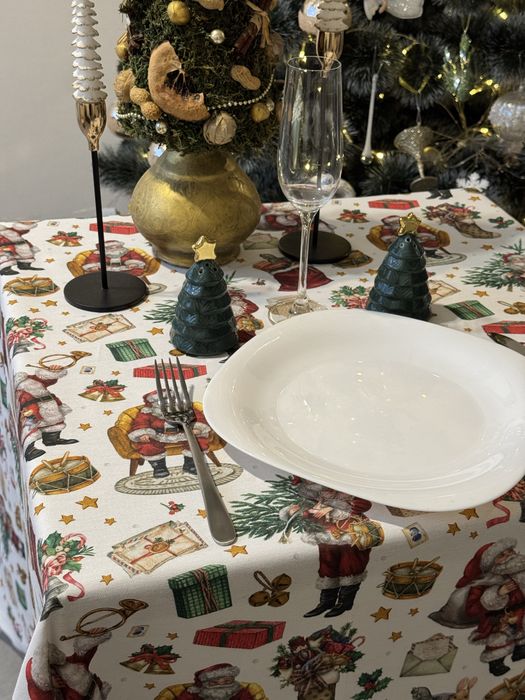 Новорічна скатертина брудовідштовхуюча з оефлоновим покриттям