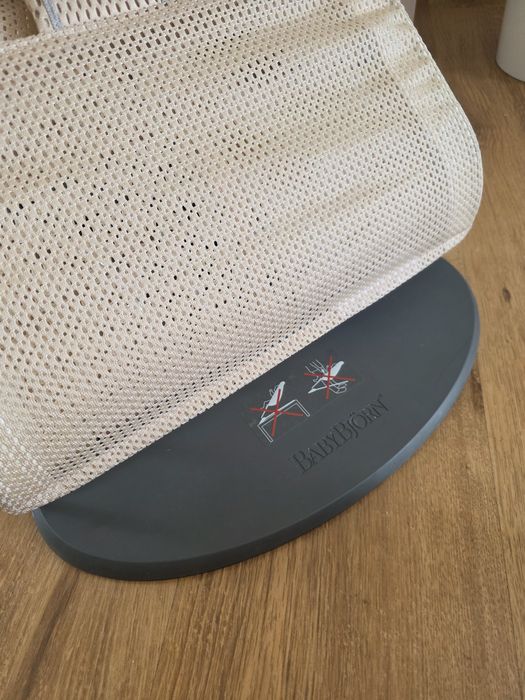 Leżaczek bujaczek babybjorn mesh pearl rose